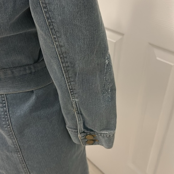 Elan Denim Belted Puff Sleeve Dress - Picture 10 of 13